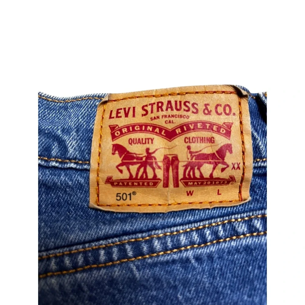 Levis 501 Original Fit Jeans Mens 33x32 Medium Wash Distressed Blue Denim 12501
